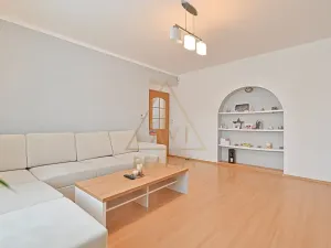 Prodej rodinného domu, Hřebeč, nám. Draha, 150 m2