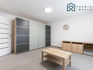 Pronájem bytu 1+1, Meziboří, Okružní, 30 m2