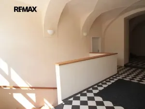 Pronájem bytu 1+1, Kolín, Karlovo náměstí, 44 m2