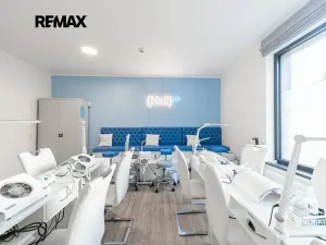 Pronájem obchodního prostoru, Praha - Karlín, 32 m2