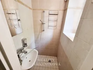 Pronájem bytu 3+1, České Budějovice, tř. Čsl. legií, 70 m2