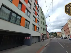 Pronájem garážového stání, Brno, Vranovská, 13 m2