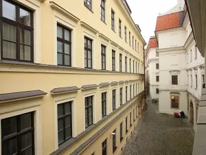 Prodej bytu 2+1, Praha - Staré Město, Liliová, 64 m2