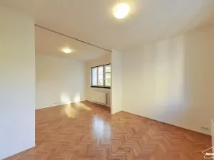Pronájem bytu 2+kk, Praha - Karlín, Pernerova, 44 m2