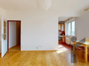 Pronájem bytu 1+kk, Praha - Holešovice, U průhonu, 28 m2