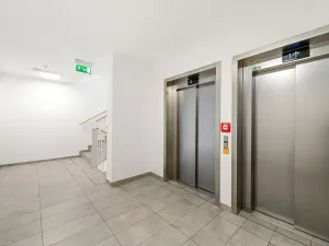 Pronájem bytu 2+kk, Praha - Strašnice, Zvěřinova, 72 m2