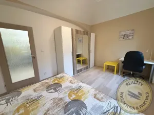 Prodej bytu 2+kk, Praha - Libeň, Zenklova, 39 m2