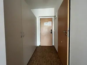 Pronájem bytu 2+kk, Praha - Smíchov, Křížová, 38 m2