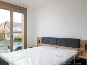 Pronájem bytu 2+kk, Praha - Žižkov, V domově, 48 m2