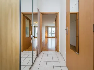 Pronájem bytu 1+kk, Praha - Řeporyje, Wiesenthalova, 34 m2