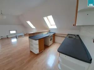 Pronájem bytu 2+kk, Litomyšl, Smetanovo náměstí, 71 m2