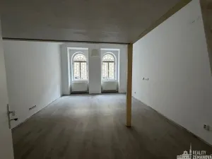 Pronájem bytu 1+1, Praha - Smíchov, Vltavská, 40 m2