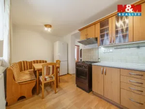 Prodej bytu 3+1, Karlovy Vary - Stará Role, Nádražní, 65 m2