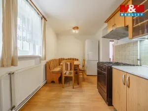 Prodej bytu 3+1, Karlovy Vary - Stará Role, Nádražní, 65 m2