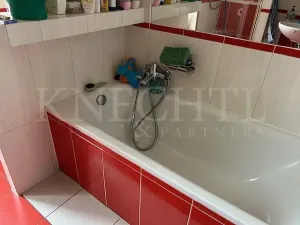 Prodej bytu 3+1, Ostrov, Hlavní třída, 76 m2