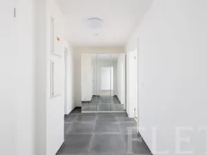 Pronájem bytu 2+kk, Praha - Hloubětín, Sobí, 55 m2