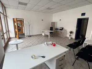 Pronájem obchodního prostoru, Náměšť nad Oslavou, Masarykovo nám., 42 m2