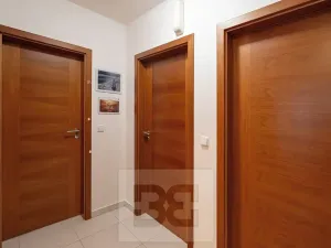 Prodej bytu 3+kk, Praha - Kobylisy, Pod hliništěm, 70 m2