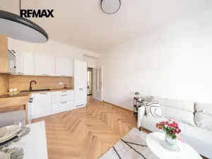 Pronájem bytu 2+kk, Praha - Nusle, Jaromírova, 46 m2