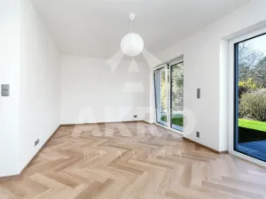 Prodej bytu 4+kk, Praha - Klánovice, Holekova, 158 m2