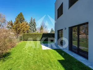 Prodej bytu 4+kk, Praha - Klánovice, Holekova, 158 m2