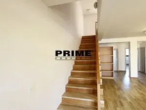 Pronájem kanceláře, Praha - Smíchov, Štefánikova, 147 m2