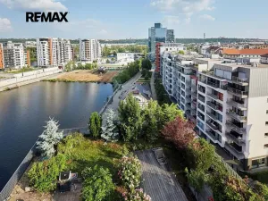 Pronájem garážového stání, Praha - Holešovice, Jankovcova, 18 m2