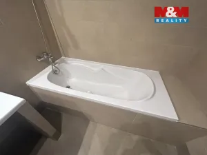 Pronájem bytu 2+kk, Ústí nad Labem - Klíše, Na Vlnovce, 51 m2