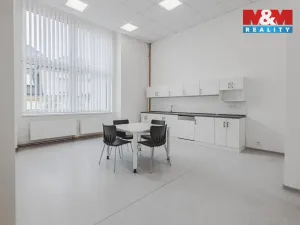 Pronájem kanceláře, Klatovy - Klatovy I, nám. Míru, 396 m2