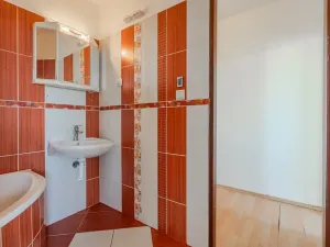 Prodej bytu 1+kk, Praha - Prosek, Vysočanská, 37 m2