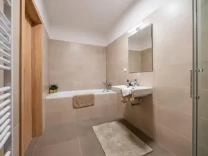 Prodej bytu 2+kk, Praha - Hloubětín, Mochovská, 63 m2