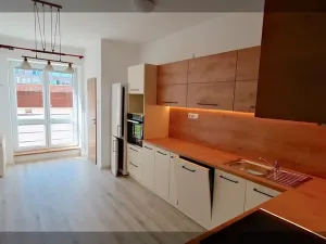Pronájem bytu 3+1, České Budějovice, Jeronýmova, 108 m2