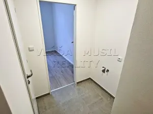Pronájem bytu 2+kk, Praha - Libeň, Novákových, 36 m2
