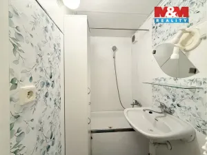 Pronájem bytu 1+kk, Praha - Troja, Lešenská, 26 m2