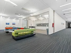 Pronájem kanceláře, Praha - Dejvice, Evropská, 1751 m2