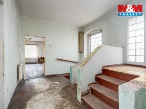 Prodej rodinného domu, Hostomice, Školní náměstí, 150 m2