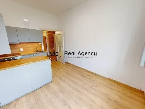 Pronájem bytu 2+kk, Praha - Nusle, V zálomu, 46 m2