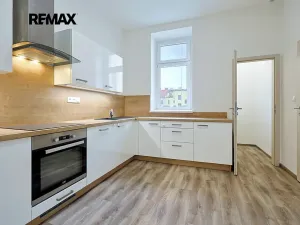 Pronájem bytu 2+1, Plzeň, Koterovská, 82 m2