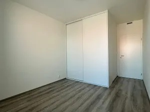 Pronájem bytu 2+kk, Praha - Modřany, Komořanská, 50 m2