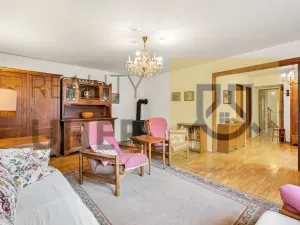 Prodej rodinného domu, Lhotka, 184 m2