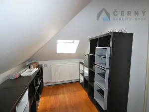 Pronájem bytu 2+kk, Liberec, Zborovská, 70 m2