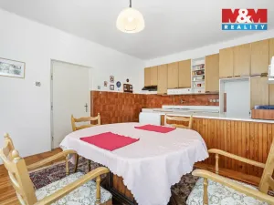 Prodej rodinného domu, Dobrovice, Komenského, 431 m2