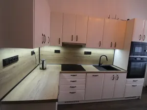 Prodej bytu 3+1, Karlovy Vary, nábřeží Jana Palacha, 77 m2