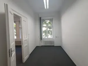 Pronájem kanceláře, Hradec Králové, Československé armády, 36 m2