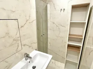 Pronájem bytu 1+kk, Praha - Kobylisy, Kyselova, 26 m2