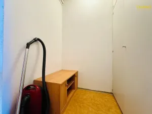Pronájem bytu 2+kk, Třebíč, Velkomeziříčská, 41 m2