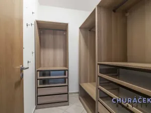 Prodej bytu 3+kk, Praha - Hrdlořezy, V třešňovce, 287 m2