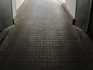 Pronájem garážového stání, Praha - Holešovice, U Pergamenky, 10 m2