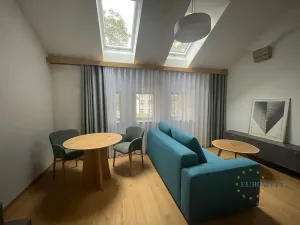 Pronájem bytu 1+kk, Praha - Vršovice, Bartoškova, 40 m2