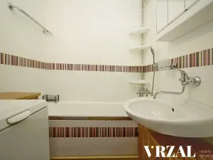 Prodej bytu 2+1, Praha - Bohnice, Toruňská, 67 m2